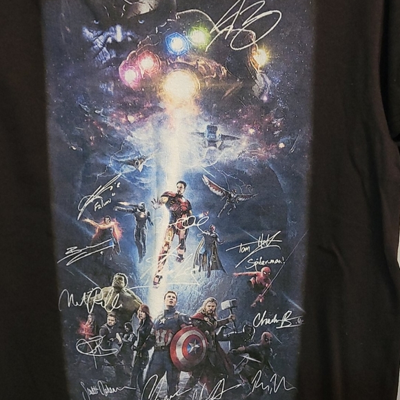 Mens medium avengers logo T shirt - Picture 2 of 3